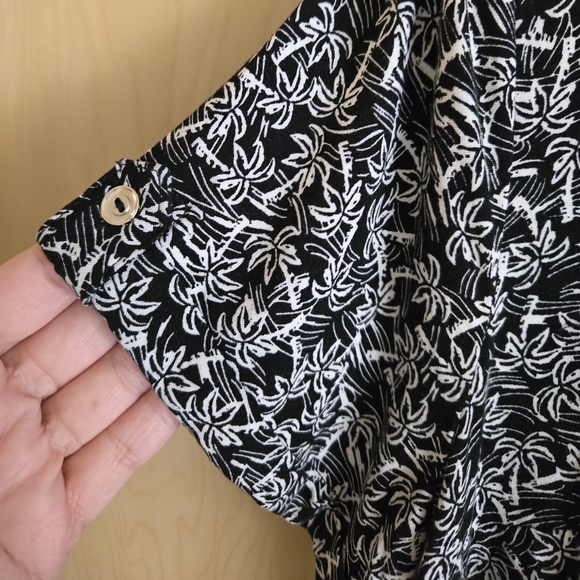 Christopher & Banks Tropical Palm Top - Picture 3 of 7